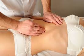 L’ostéopathie pour les douleurs menstruelles : une approche naturelle du cycle féminin